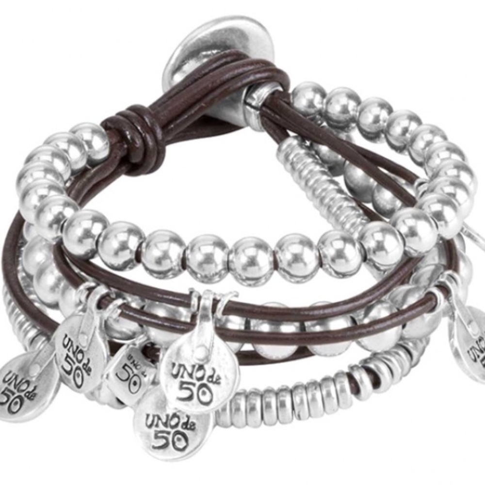 NWOT, WHAT A MESS bracelet by Uno de 50